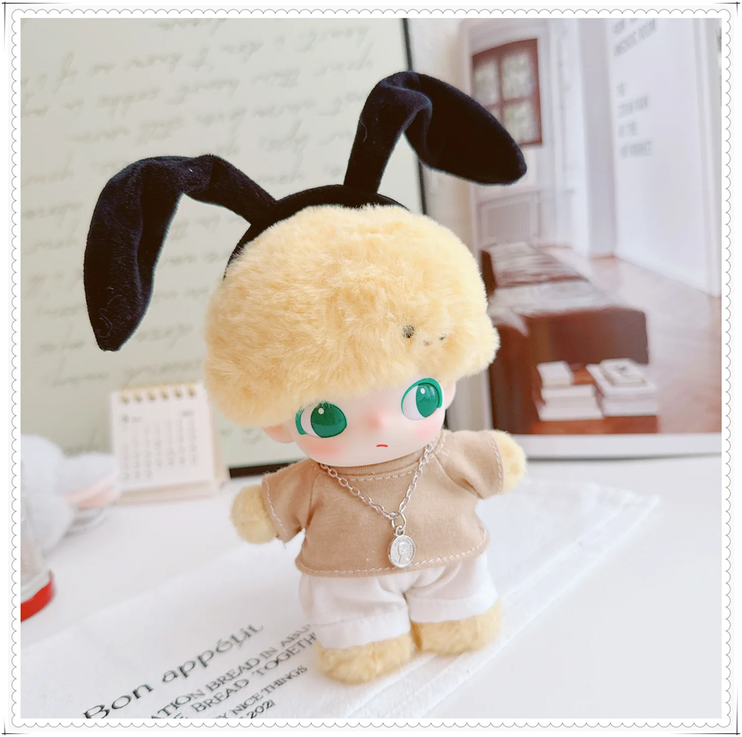 

Casual Homewear For DIMOO WORLD/Labubu 15/17cm Coffee Short T-shirt White Pants With Silver Necklace Accessory