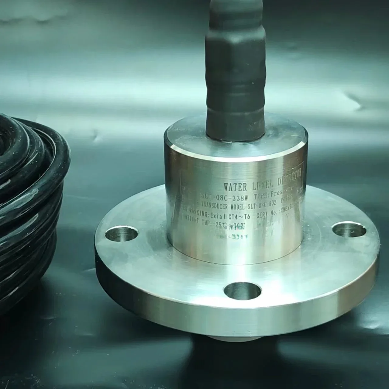 

Горячий детектор уровня воды SLT-08C-338W с водонепроницаемым кабелем длиной 25 м