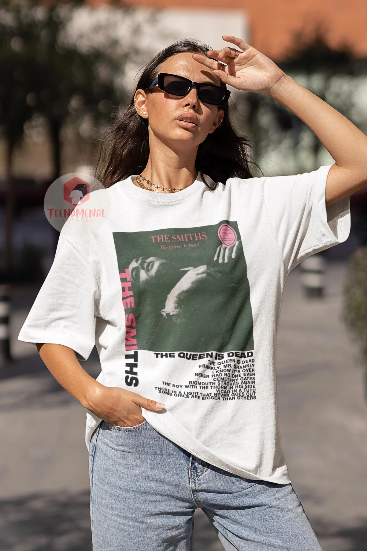 Smith Band Unisex T-shirt - Band T-shirt - Album 'Queen Is Dead' - Retro Pattern Top - Independent Rock Gift T-shirt