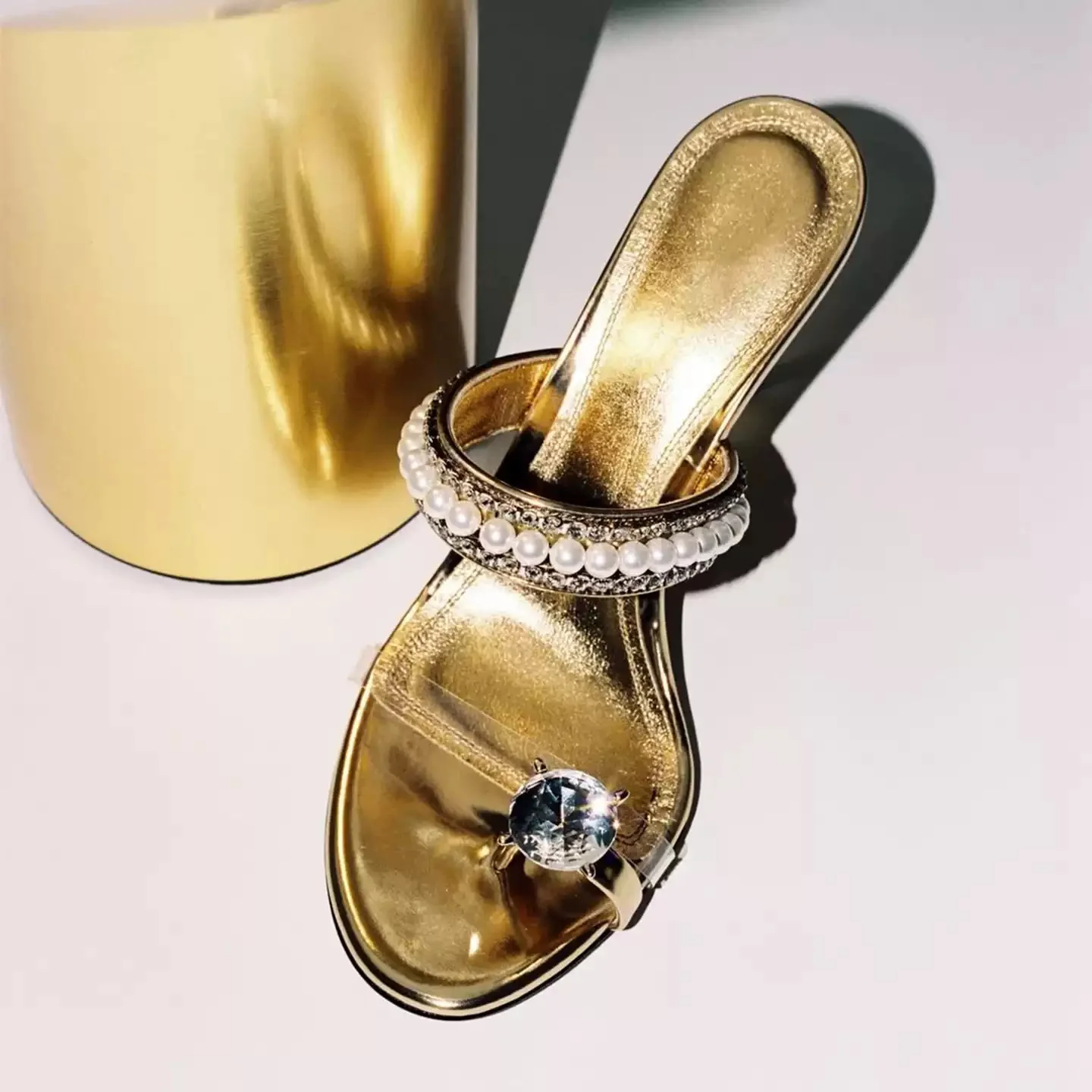 

Women's Gold Pearl Crystal Decor Kitten Heel Sandals Square Toe Open Toe Slip-On Mules Elegant Sparkly Thong Heel Party Footwear