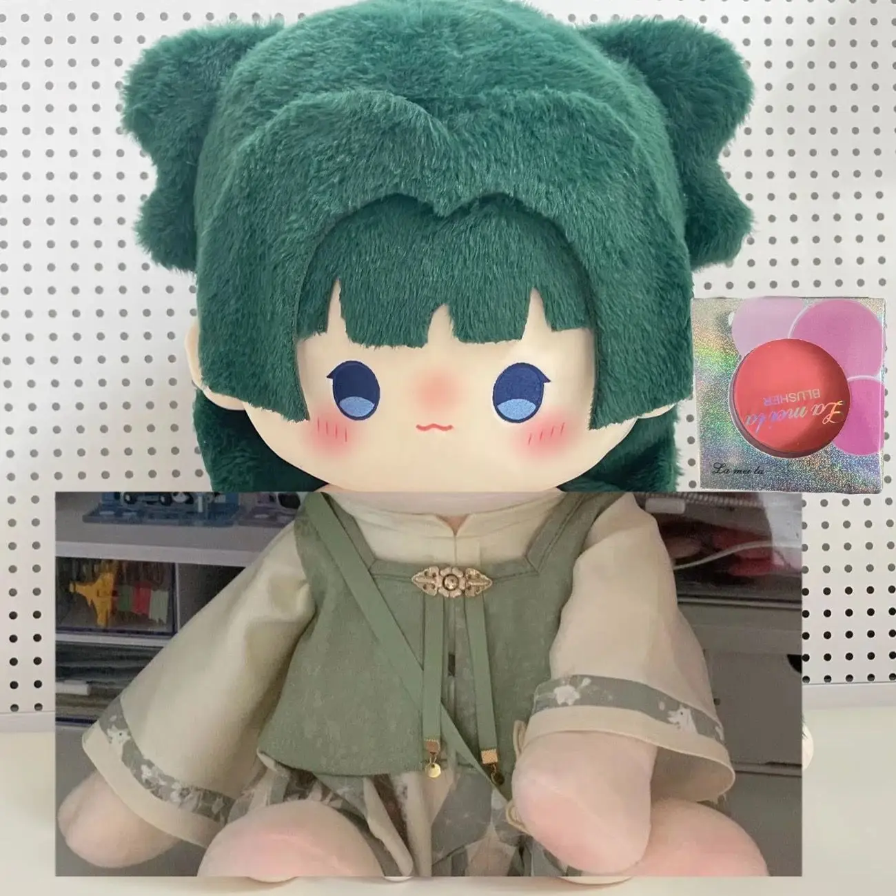 

Stuffed 40cm Anime The Apothecary Diaries Maomao Sitting Posture Cute Cotton Doll Toys for Soft Pillow Or Birthday GIFT