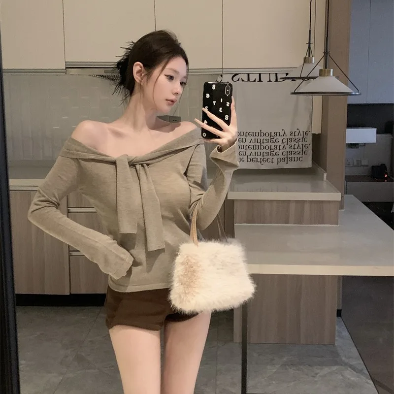 デザインセンセーション オルダー ベアード ロングスリーブ ニットトップ ノット付き細ストラップ 若い女性向け 秋冬新作 スレ ファイオナ...