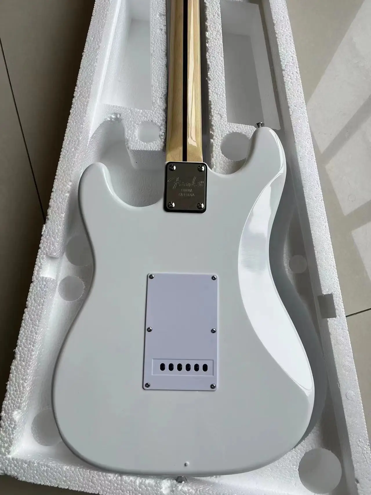 Send in 5 days stratocaste-r custom body 6 string  Electric Guitar in stock FGFHMXS