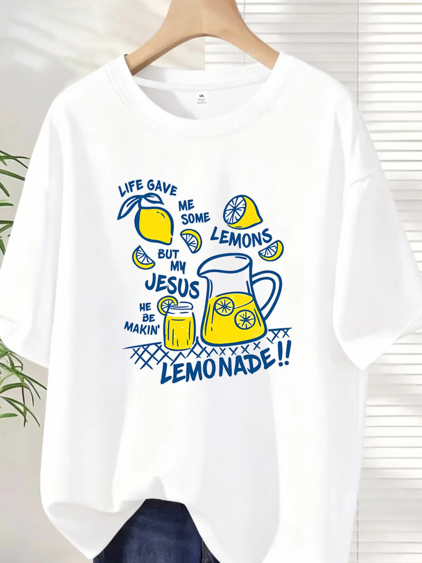 

【ZXH10132】Lemon and Letters Plus size women's round neck short sleeve T-shirt with elastic half sleeves and trendy prints