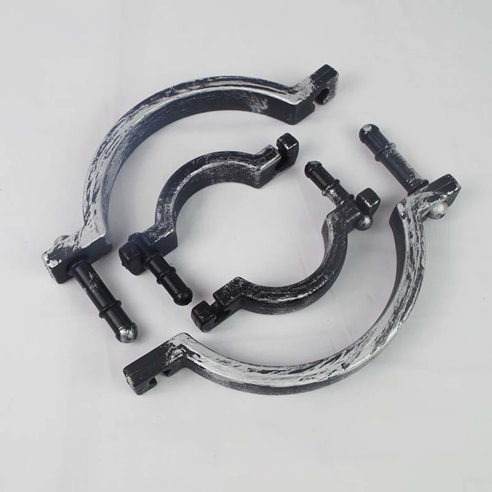 

Halloween Plastic Props Pretend Play Props Cosplay Acting Props (Shackles with Ball)