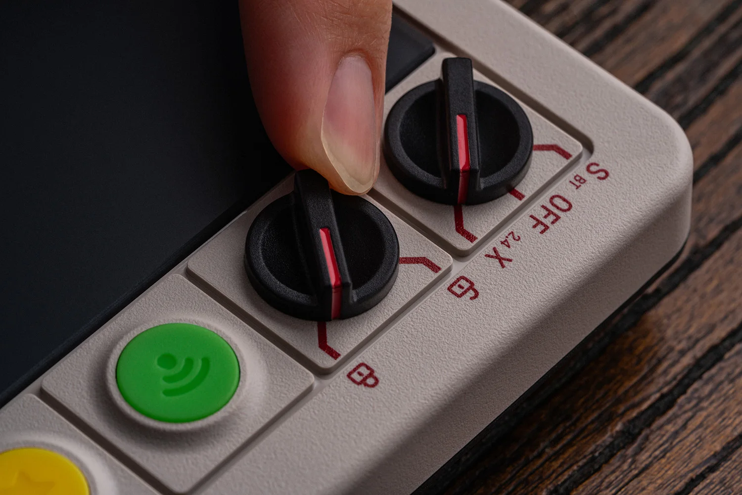 8BitDo All-Button Arcade-Controller für Switch & Windows – 3 Verbindungsmodi, flache lineare Schalter, 4 programmierbare Tasten – Detail 8