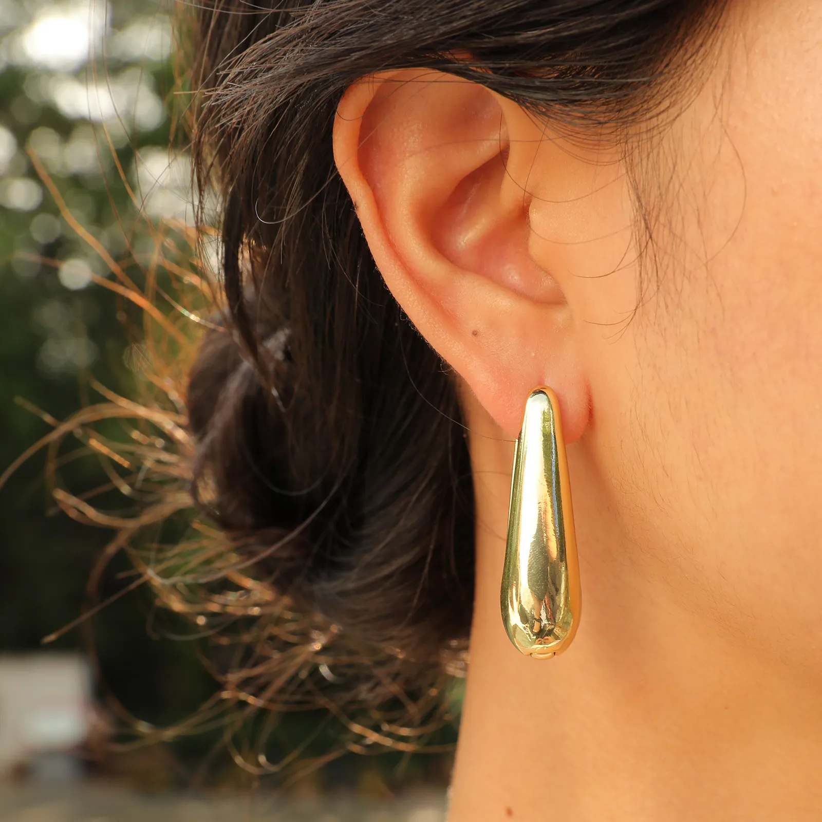 Vnox Minimalist Metal Waterdrop Hoop Earrings, Gold Plated Teardrop Huggies, Chic Dainty Streetwear Jewelry