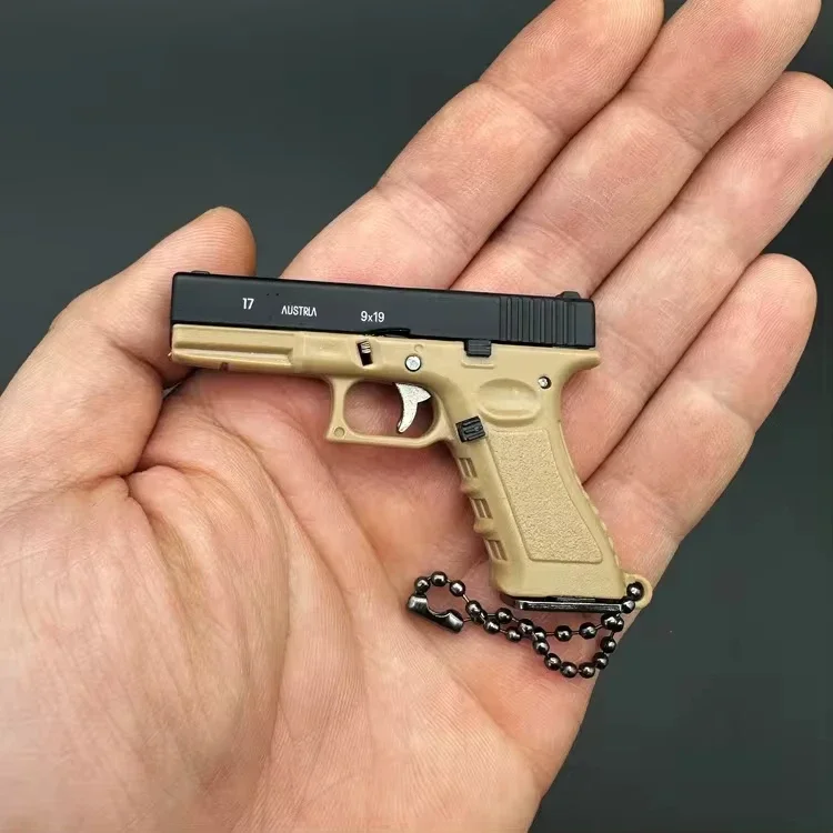 1:3 G17 Modello di Pistola In Miniatura Pistola Giocattolo In Metallo Staccabile FAI DA TE Semi-lega Portachiavi Ciondolo Ornamenti Giocattolo Per Bambini