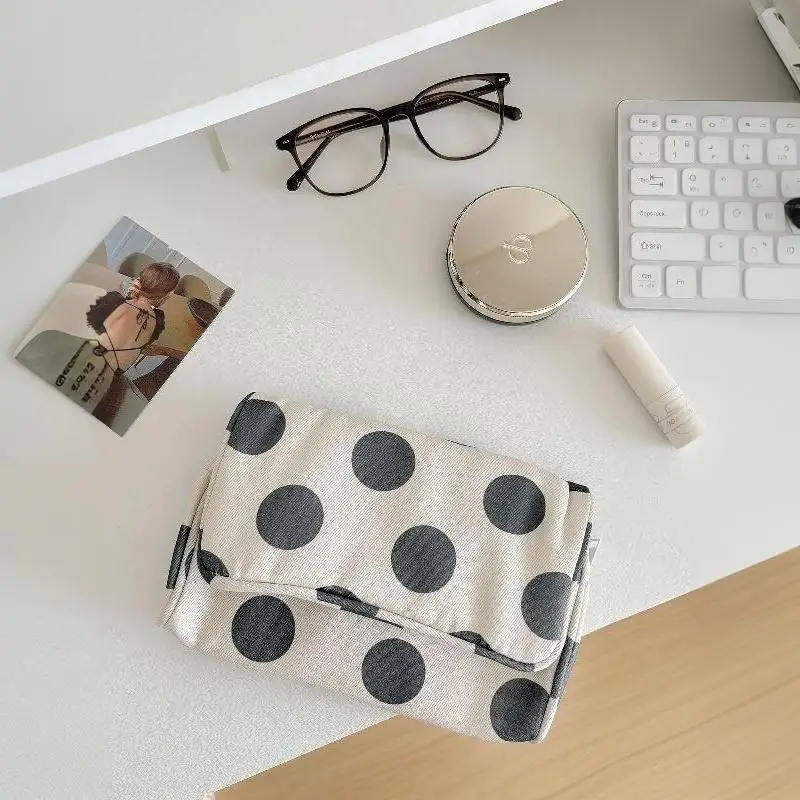 Große Kosmetiktasche mit Polka-Dots und eingebautem Spiegel, tragbare, faltbare Reißverschluss-Make-up-Tasche, Reise-Schönheits-Aufbewahrungs-Organizer für Frauen – Detail 14