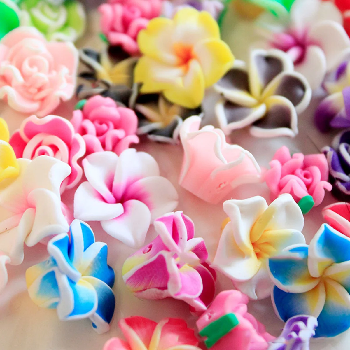 50 Pcs Flower Spacer Polymer Clay Plumeria Beads Phone Case Decor Accessories DIY