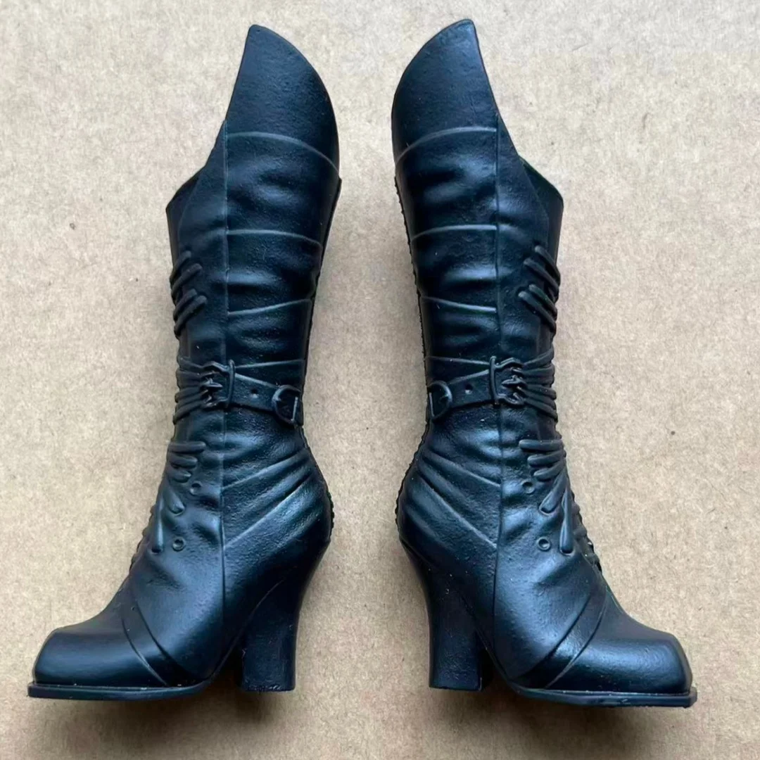 Sapatos, Sandálias e Botas Colecionáveis para Bonecas Monstering Doll em Escala 1/6 - Peças Decorativas para Pés de Bonecas