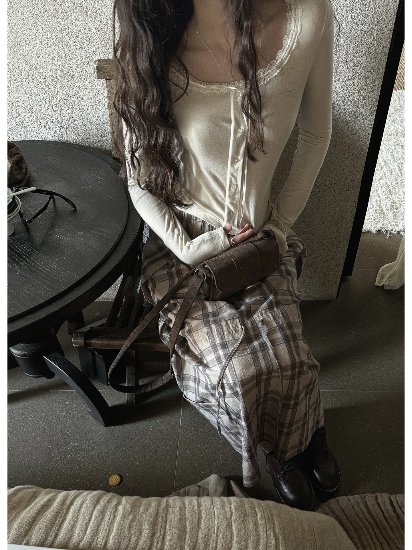 

Женская футболка JMWOMEN с кружевным воротником, эластичная, приталенная, с длинным рукавом, осенняя, с дизайнерским шнуровым декором, утягивающая, с круглым вырезом, винтажная, стильная.