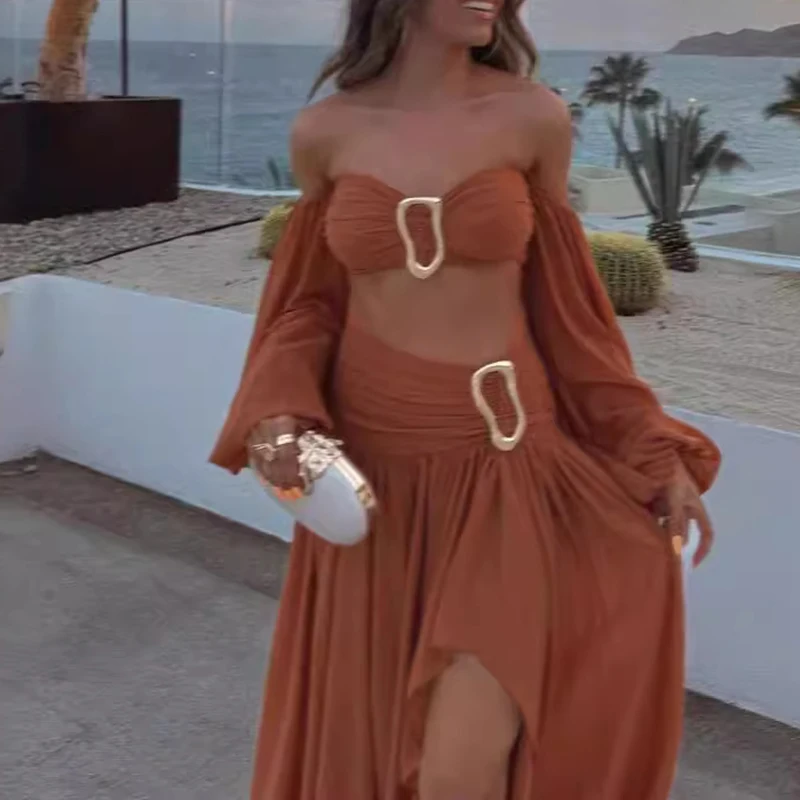 Primavera Estate Vacanza Solido Set a pieghe Casual Abito da spiaggia corto a maniche lunghe Elegante top con spalle scoperte e gonna Abiti da donna