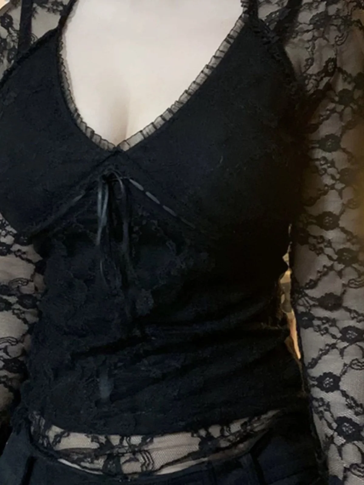 plus Size Sexy Lace Shirt V-Neck Low Chest Slim Fit Long Sleeve Black Women's Fashion Commute Style Korean Version Spring Autumn