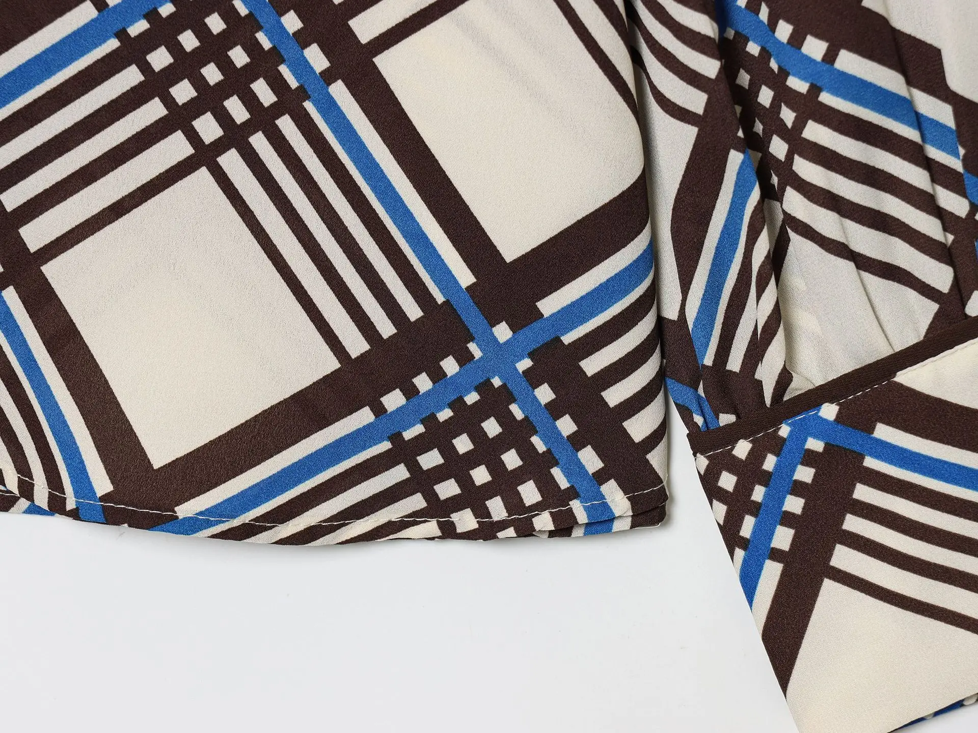 Women's Street Style Breathable Top Autumn Fashion Versatile Casual Plaid Turtleneck Shirt Elegant Long-Sleeve Blouse