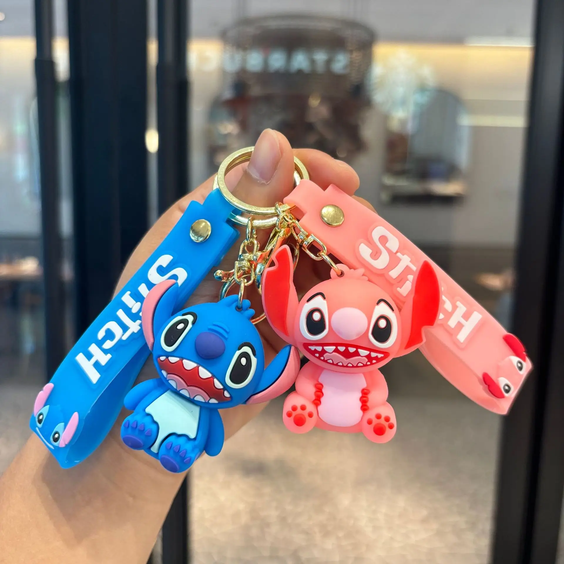 Lindo llavero de punto PVC accesorio de coche moda llavero Transformable muñeca máquina premio Anime regalo