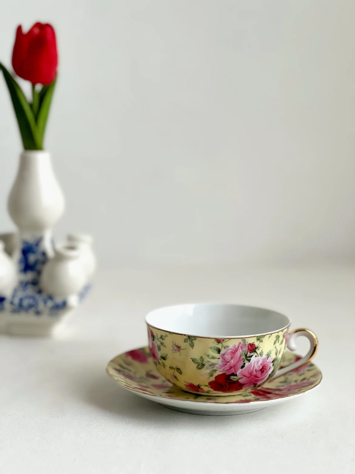 Bright yellow powder flower thin tire ceramic coffee cup and plate export vintage coffee cup