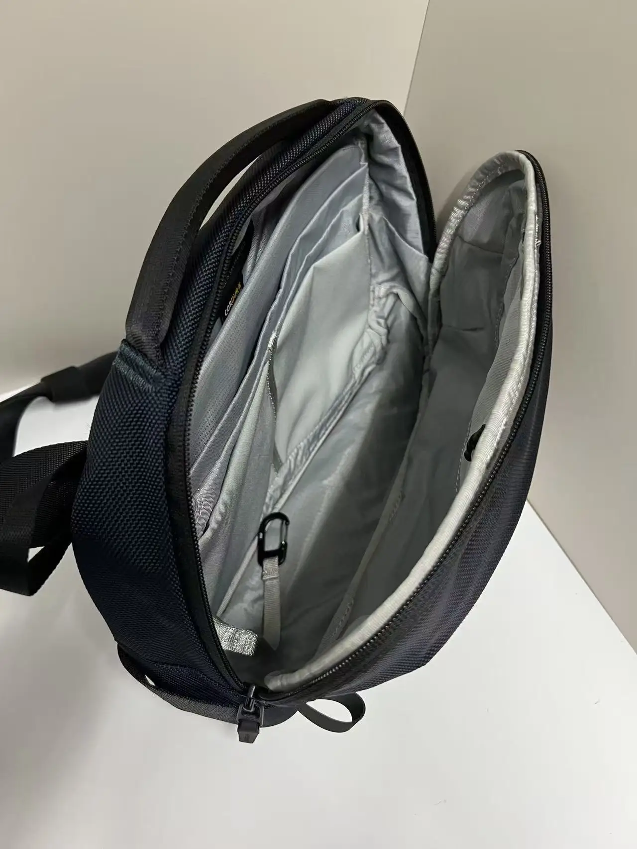 Bolso Bandolera Day Sling 4 Max de Nailon X-Pac de 6L, Gran Capacidad, Resistente al Agua, Elegante, Bolso Cruzado, Bolso de Pecho, Bolso Mensajero, Duradero
