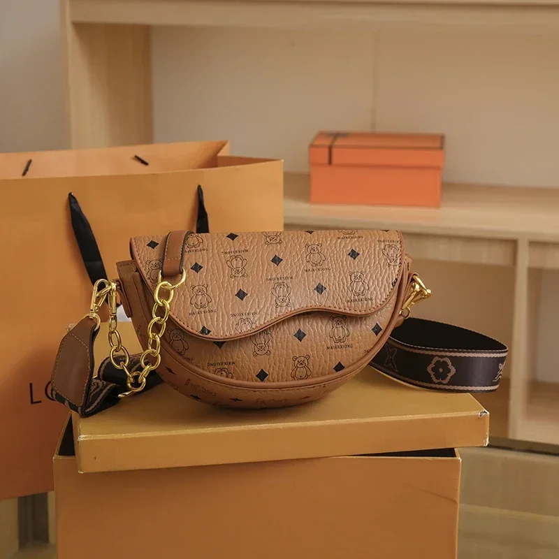 

Designer Minimalist Vintage Tote Bag Elegant Crossbody Handbag With Letter Logo Large Capacity Leather Purse For Commuter