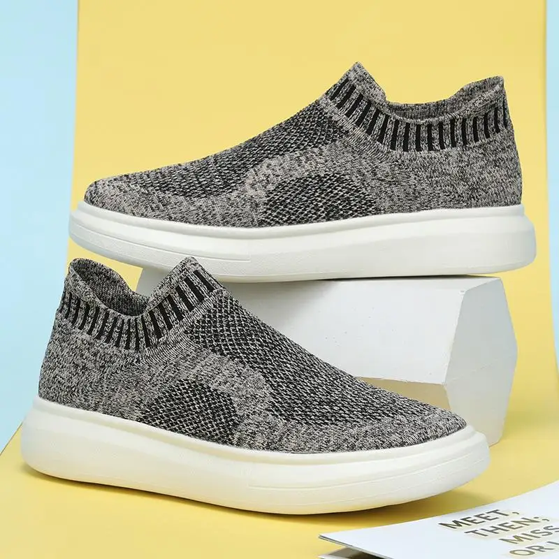 Scarpe da corsa da uomo 2025 autunno mesh piatte outdoor traspiranti leggere antiscivolo resistenti all'usura scarpe da tavolo unisex da passeggio