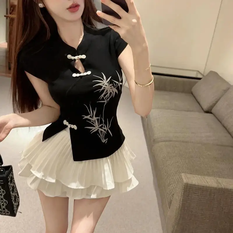 Camiseta de manga corta rosa con hebilla bordada de bambú de estilo chino, ropa de moda para mujer, Top corto ajustado con sentido del diseño