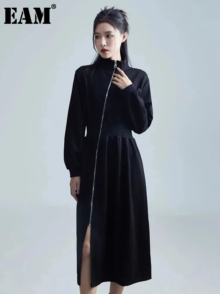 [EAM] Women Black Zipper Slit Big Size Midi Dress New Half High Collar Long Sleeve Loose Fit Fashion Spring Autumn 2025 1DH2442