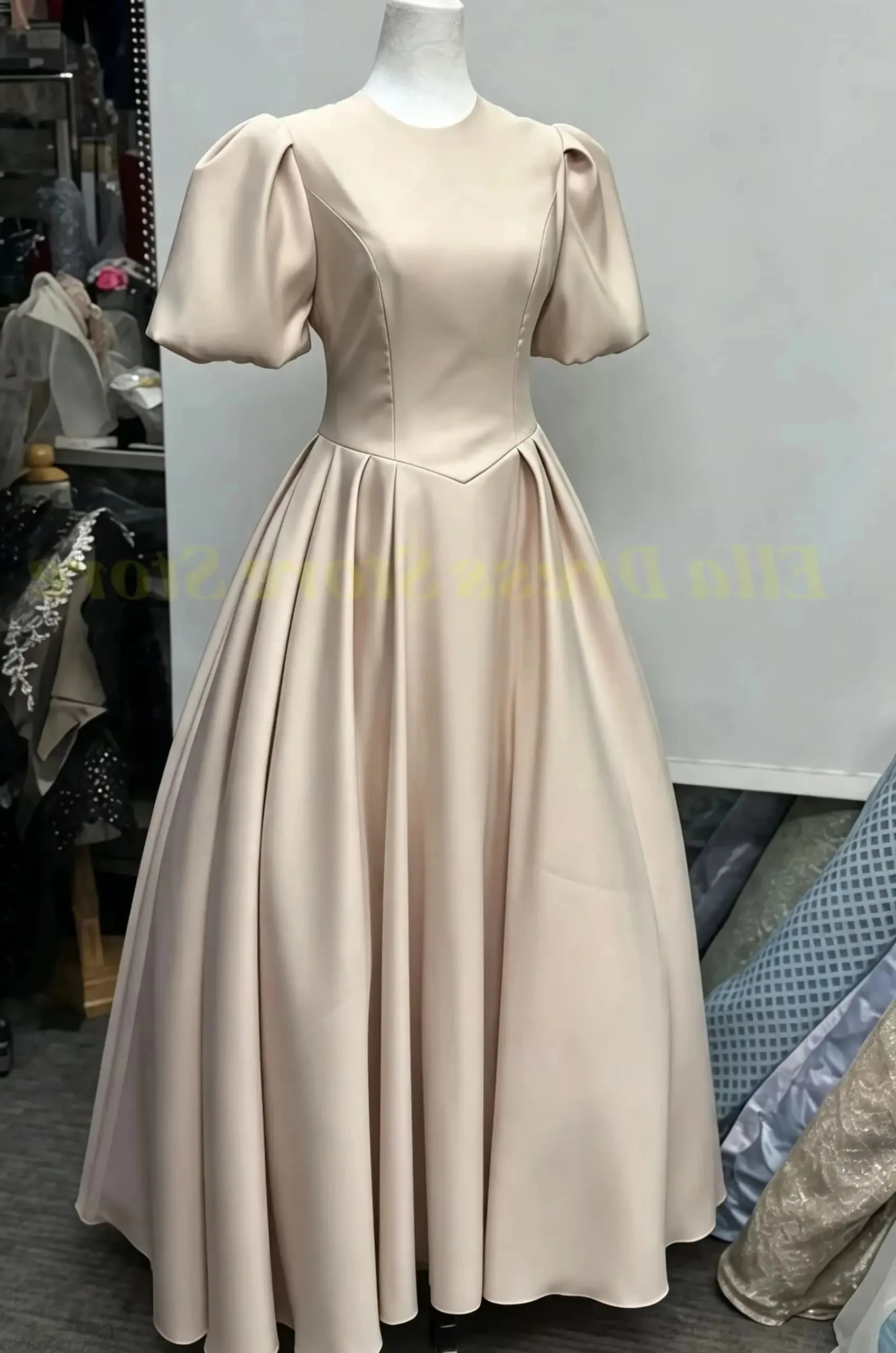 Großhandel Satin Vintage Blumenmädchenkleid Rundhals Ballonärmel Kleid für die Brautschwester für Hochzeitsgäste Formell Maßanfertigung – Detail 1