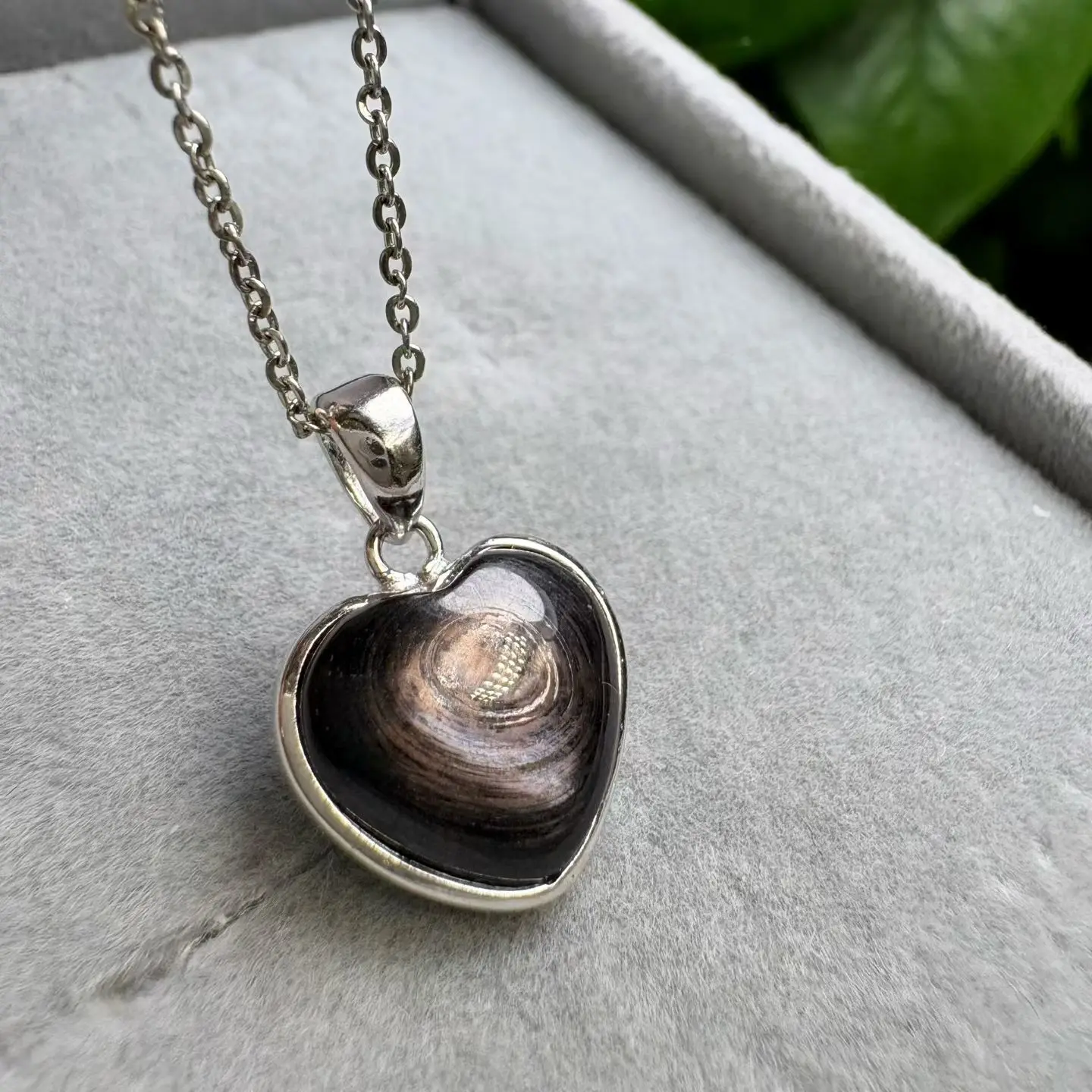 

1 шт. Fengbaowu натуральный гиперстоген сердце кулон 14 мм сердце стерлингового серебра 925 пробы Рейки целебный камень подарок для женщин мужчин