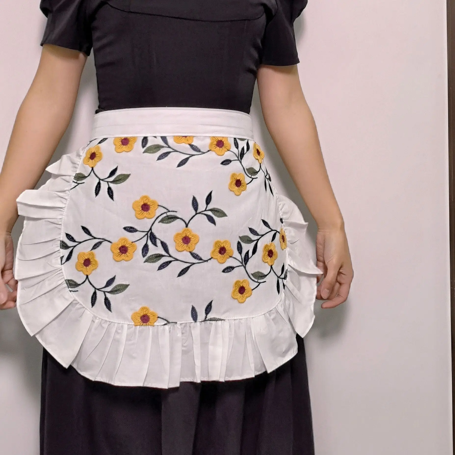 

One-piece Half Apron Women New Style Kitchen Baking Garden Picnic Photo Stylish Waist Apron