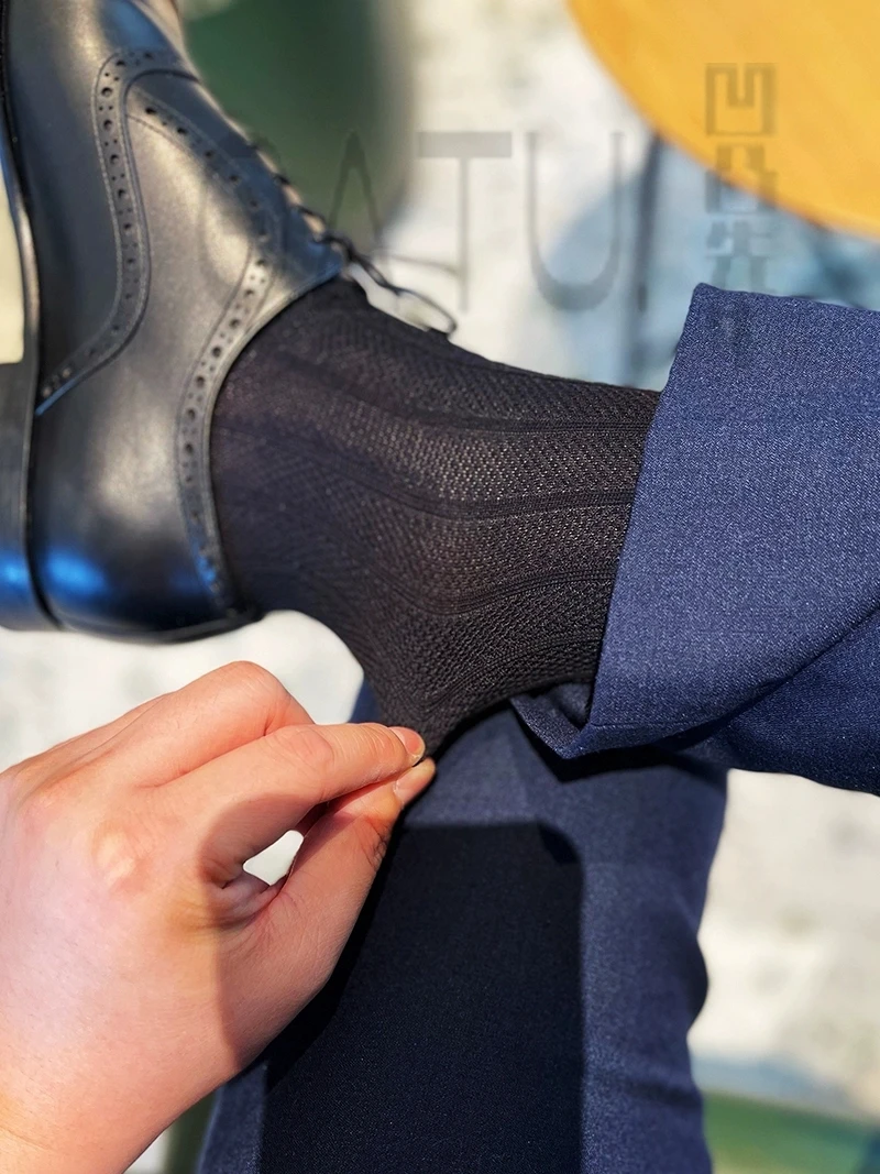 

Носки из мерсеризованного хлопка, тонкие мягкие носки, мужской горячий наряд, деловой стиль, насыщенные мужские тонкие классические носки, короткие носки на каждый день