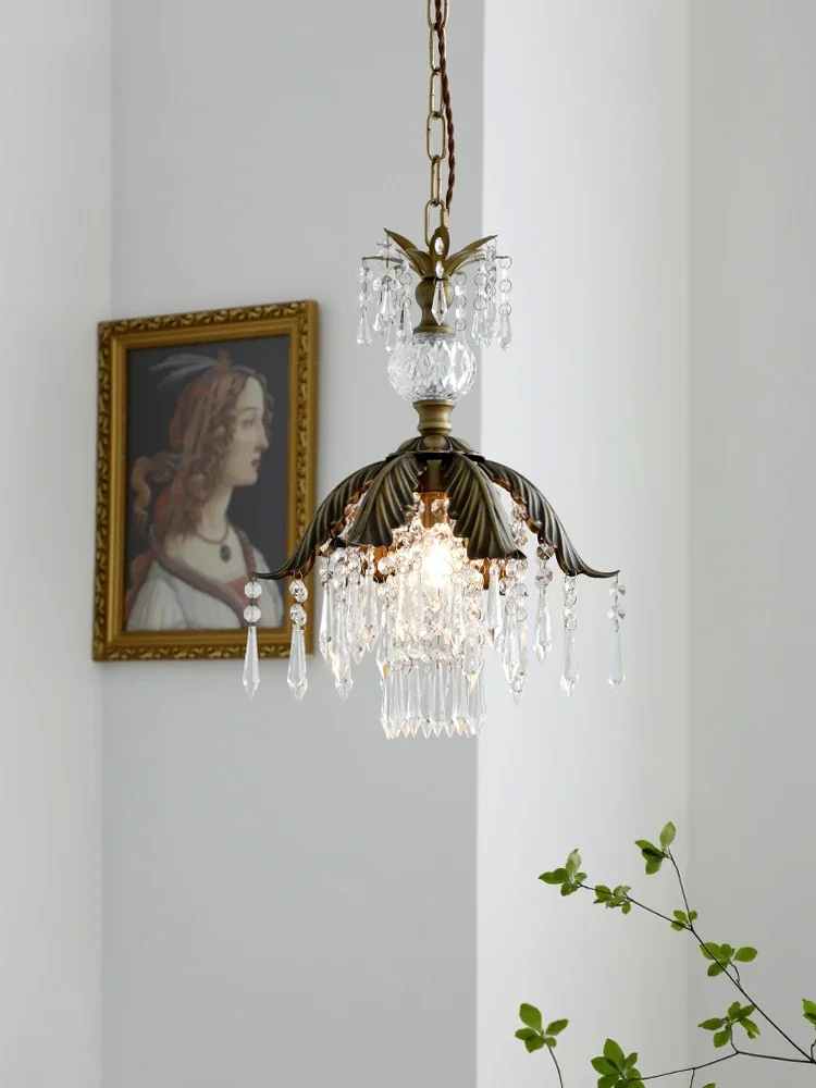 A piece of French pastoral retro dining room crystal chandeliers in the United States, bedside cloakroom, aisle entryway, brass