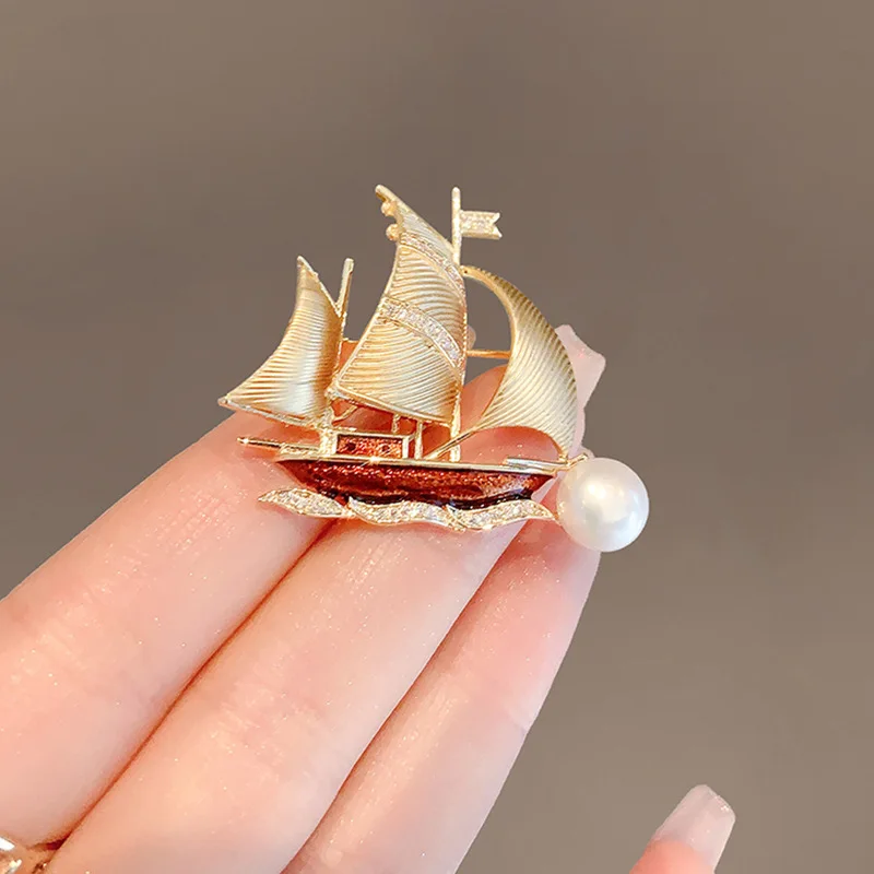 Vintage Enamel Sailboat Pearl Brooches Caribbean Pirate Ship Lapel Pin For Unisex Clothing Luxury Accessories Jewelry Gifts