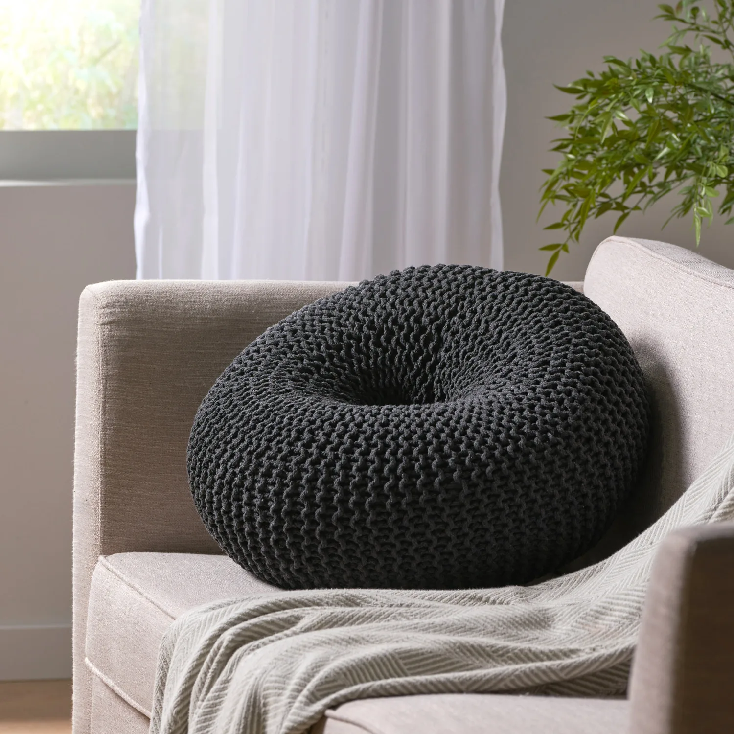 

KNITED POUF