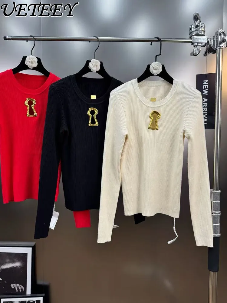 Jersey de punto de manga larga con cuello redondo para primavera y otoño, decoración de Metal, suéter básico versátil de estilo minimalista francés ajustado