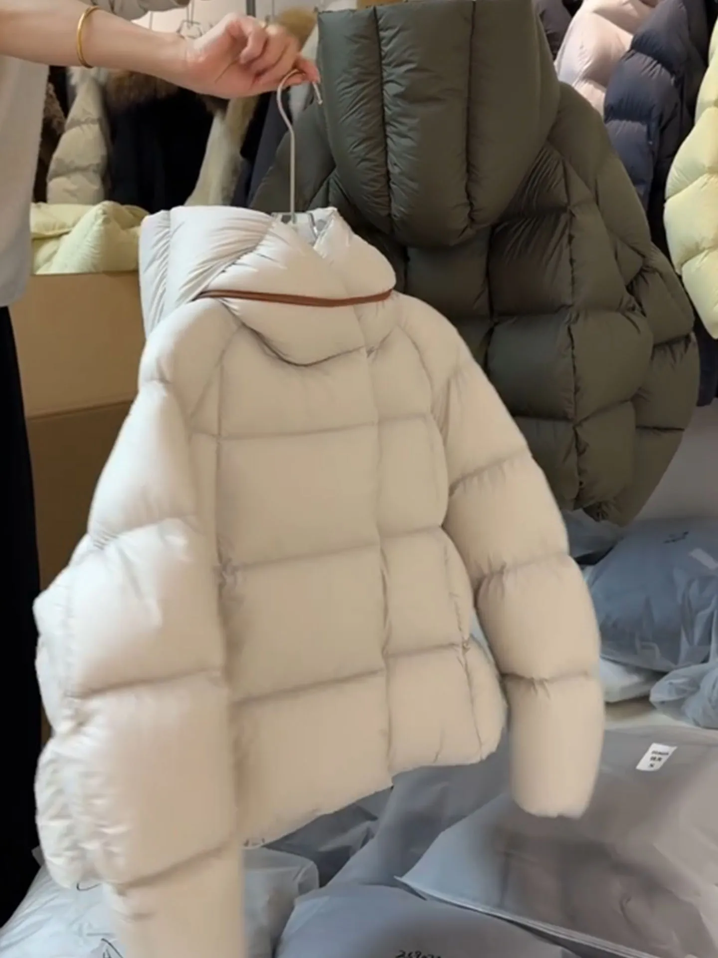 Unique ort Thiened Winter Puffer Jaet Women's 2025 New Sle Casual Fit High Waist Long Sve Hooded Coat Warm Daily Wear