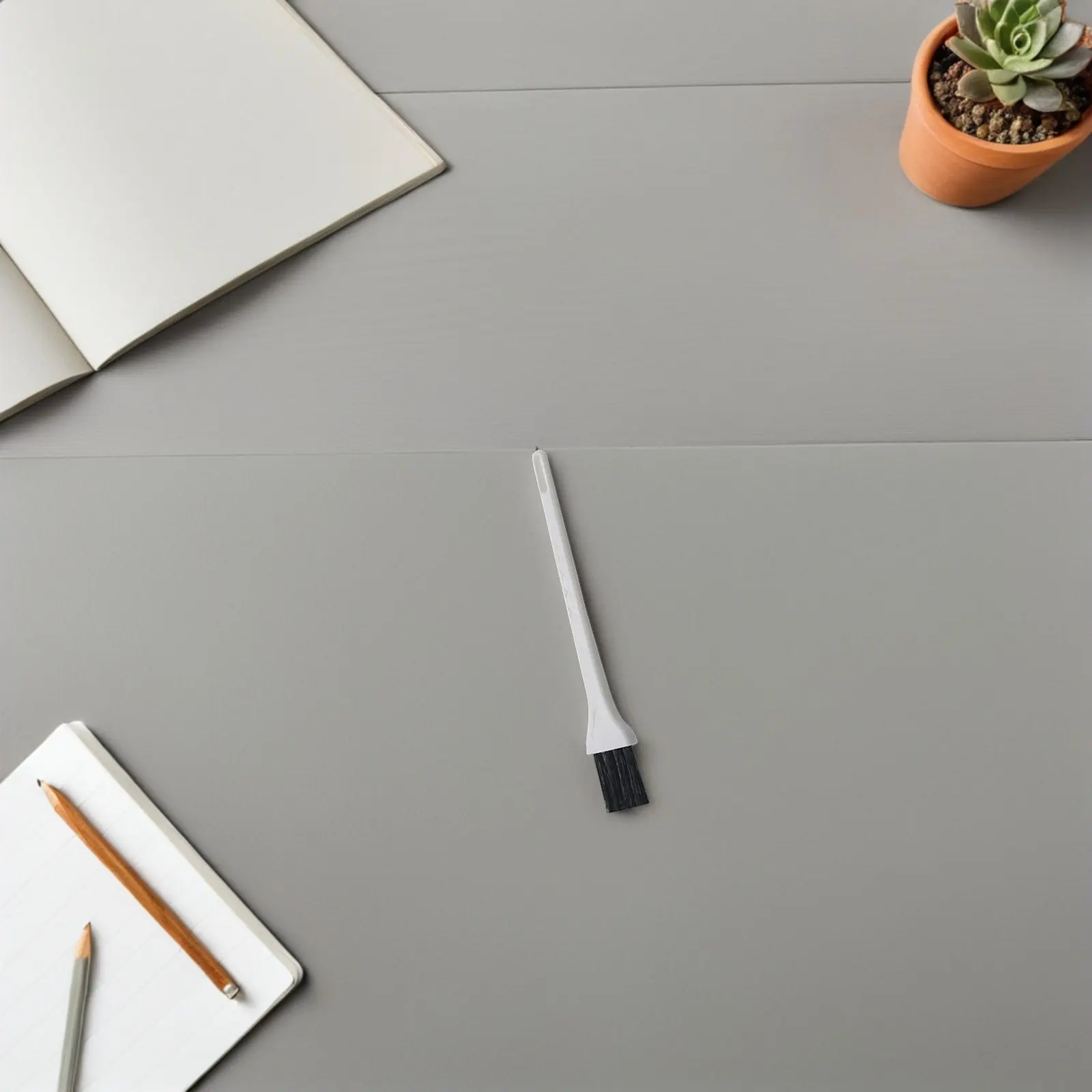 Щетка-для-удаления-статического-электричества-маленькая-легкая-гибкая-не-царапает-для-клавиатуры-компьютера-бритвы-аквариума-дверных-направляющих