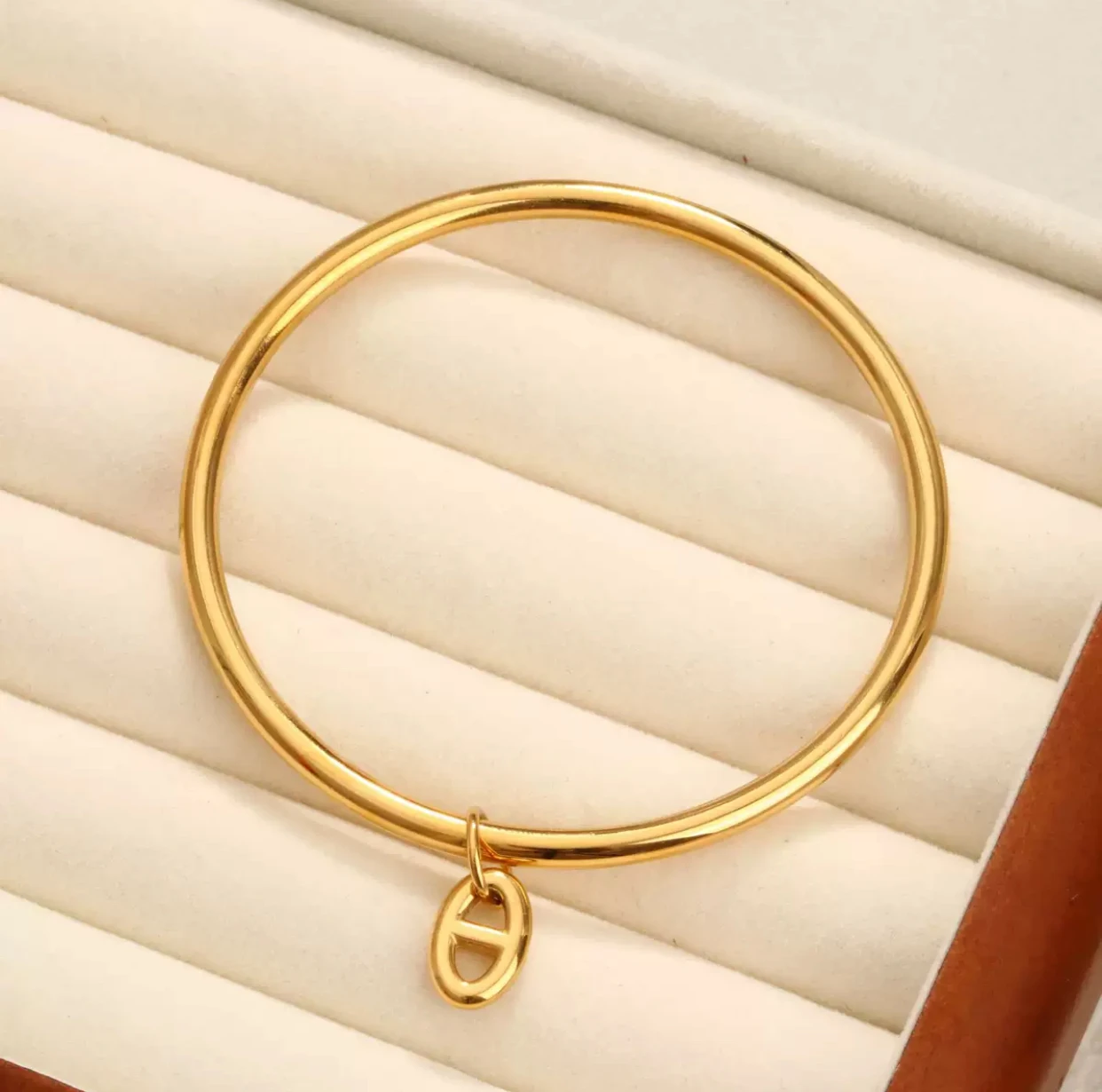

Simple design couple new shiny plain ring luxury bracelet, titanium steel high-end circle bracelet for men and women