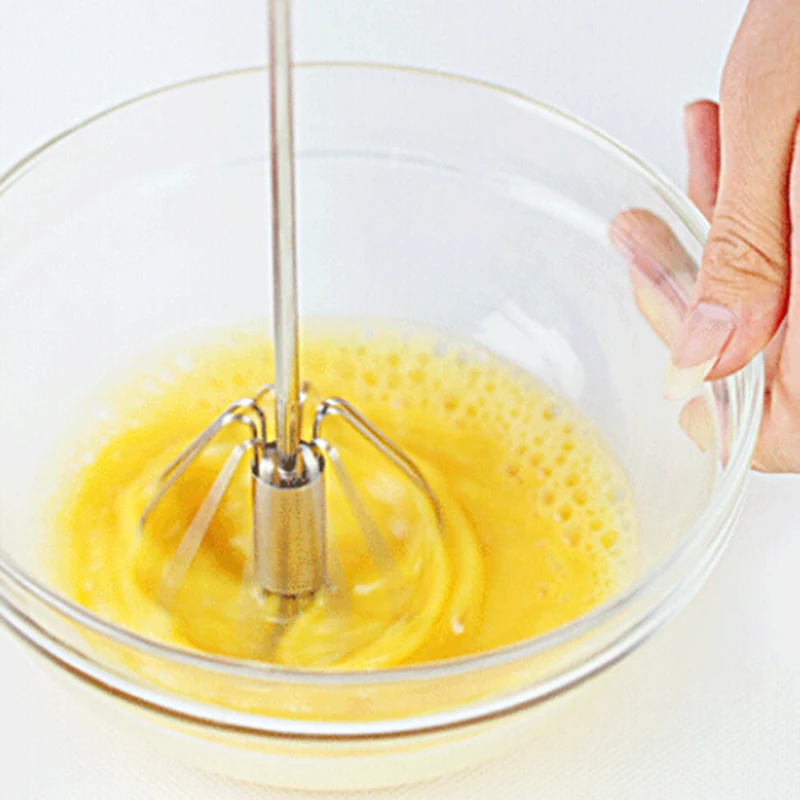 1Pc Eiklopper Semi-automatische Mixer Handleiding Zelf Draaiende Rvs Garde Ei Crème Roeren Keuken Gereedschap Hand blender