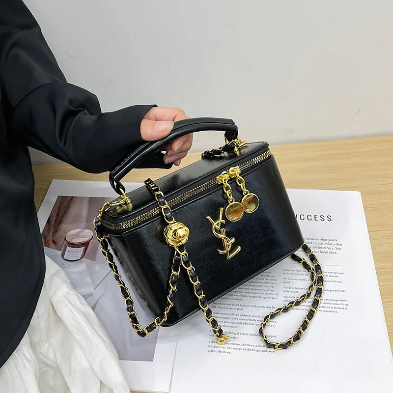

2025 Women's Small Square Bag - French Light Luxury Letter Pattern, Box Style, Chain Shoulder/Crossbody Versatile Clothing