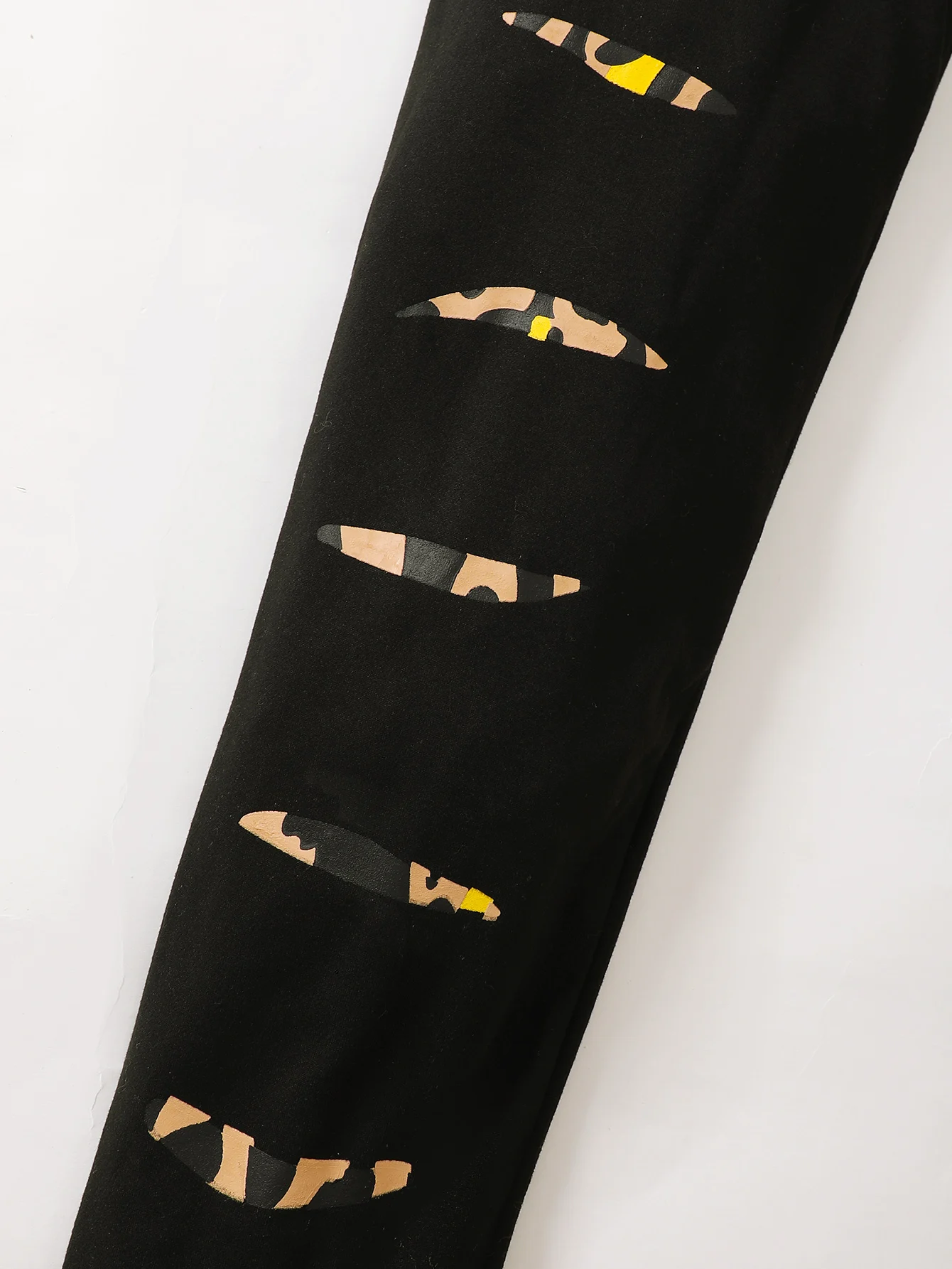 قطعتان مريحة للفتيات المراهقات، سترة بغطاء للرأس ناعمة بطباعة الفهد مع بنطال ضيق، مثالية للارتداء اليومي في الهواء الطلق.