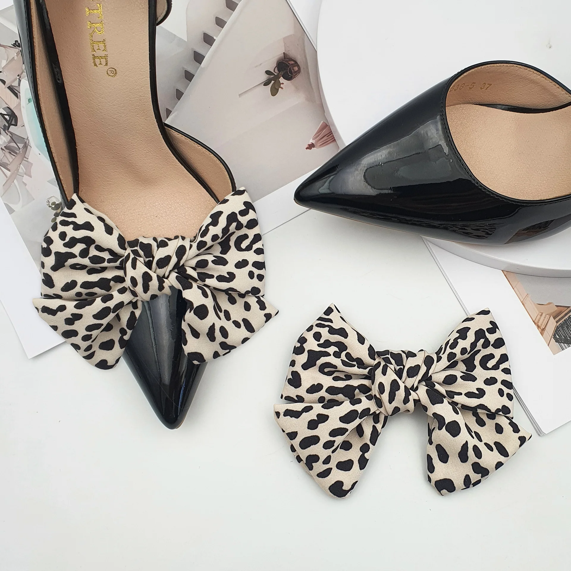 2Pcs Leopard Print Big Bow Shoe Clip Fashion Trend Shoes Boots Decorative Shoe Buckle High Heels Clip for Wedding Party