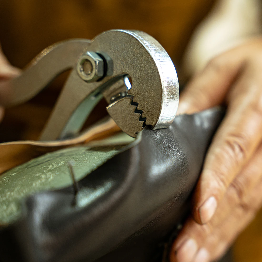 Leather Craft Shoemaker special-shaped pull-up pliers shoemaking tool