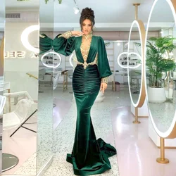 Vestidos de Noche de terciopelo verde árabe para mujer, vestido de graduación de manga larga con cuello en V de sirena, cinturón de cuentas plisado, bata Formal grande para ocasiones