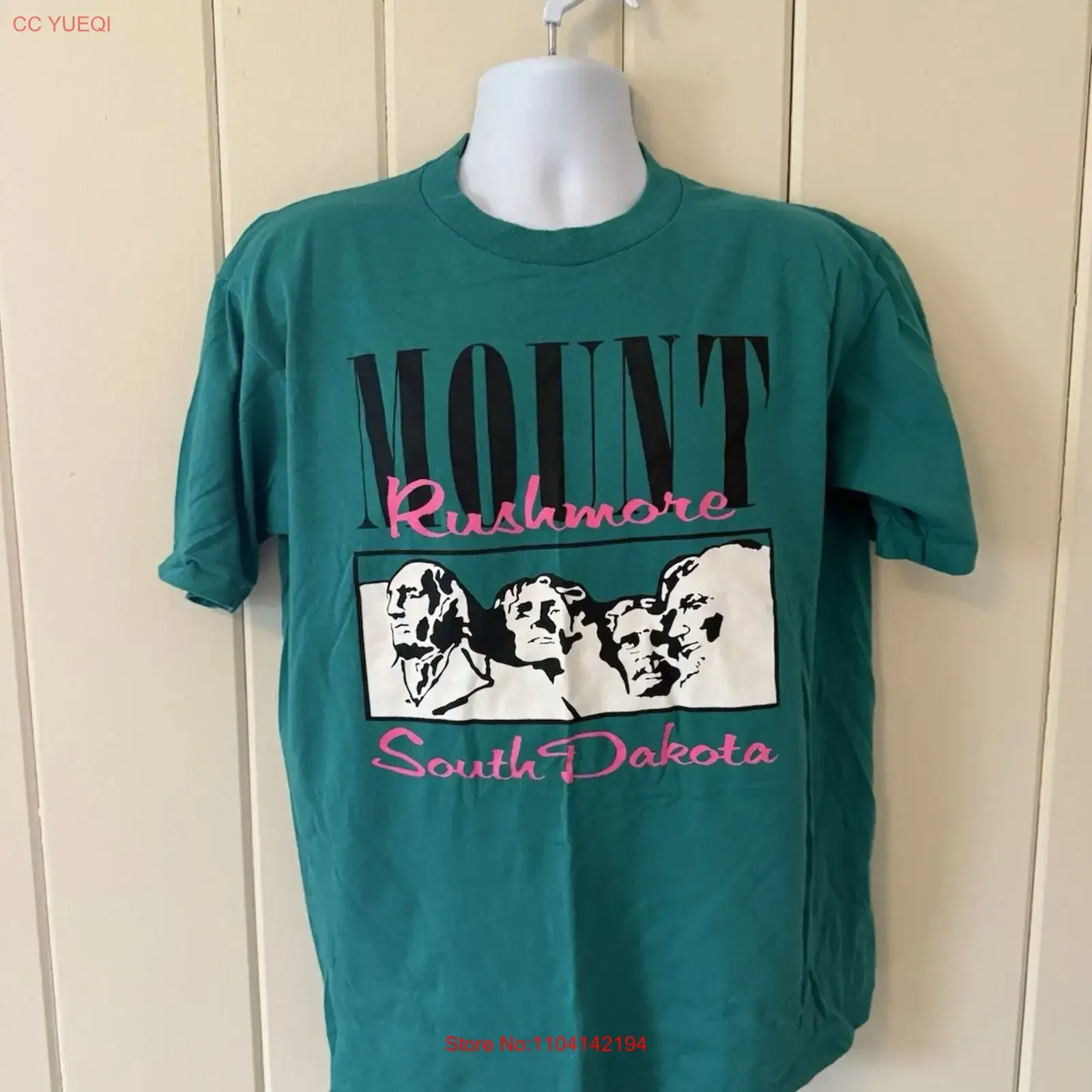 Vintage Jerzees Mount Rushmore South Dakota Neon Teal Pink T Shirt Men s XL 45 vintage Washed Slightly fashion graphic