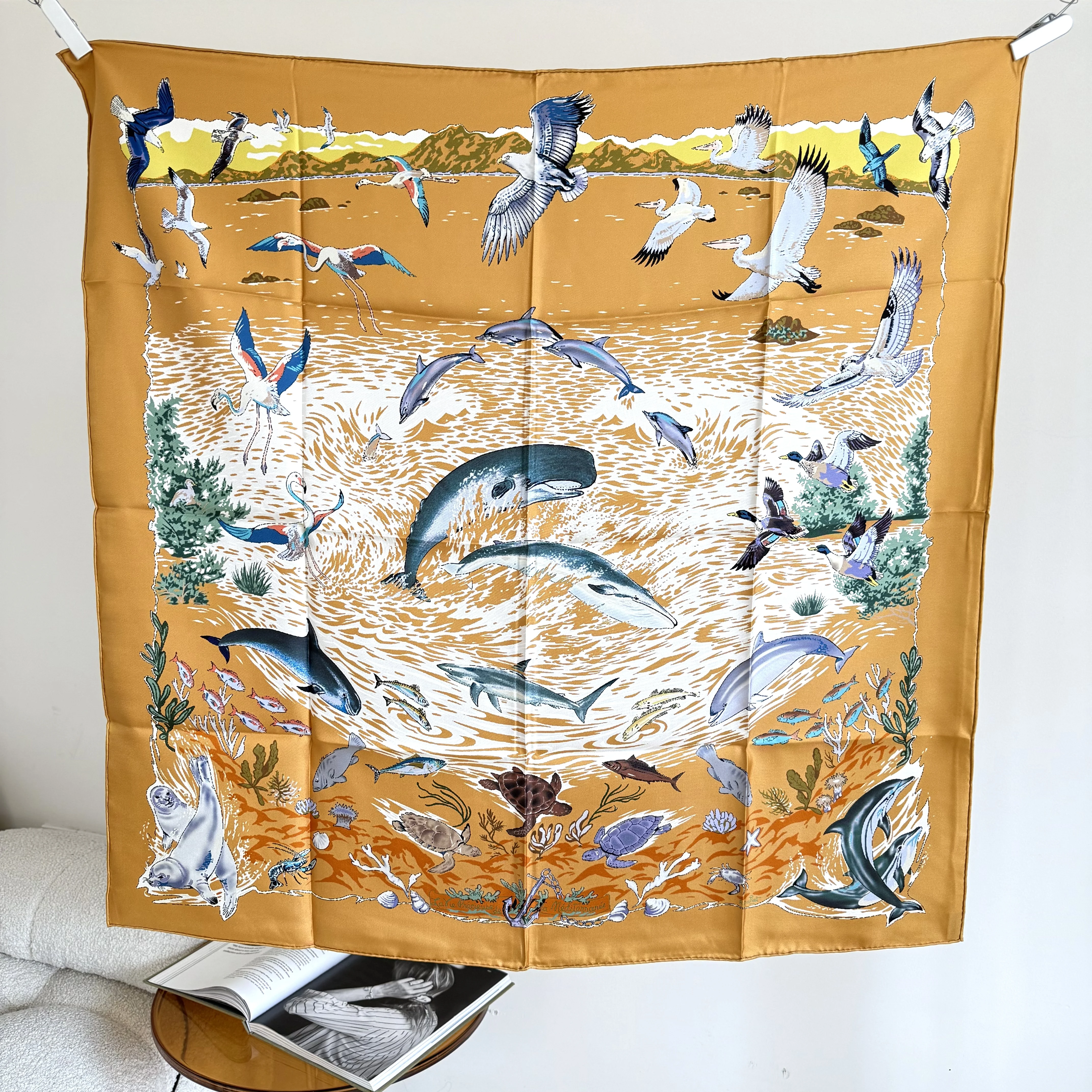 sciarpa-in-seta-a-doppio-lato-90cm-18-momme-twill-versatile-per-tutte-le-stagioni-design-mediterraneo-del-mondo-animale