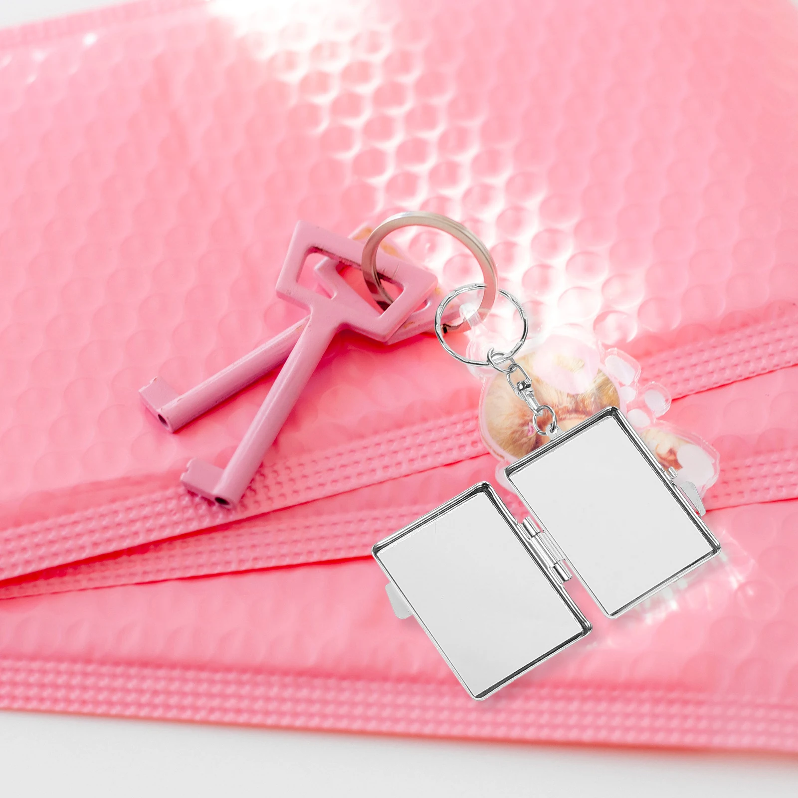 

4Pcs Metal Folding Mirror Keychain Creative Mini Compact Pocket Double Sided Mirror Keyring Pendant Keychain Supplies