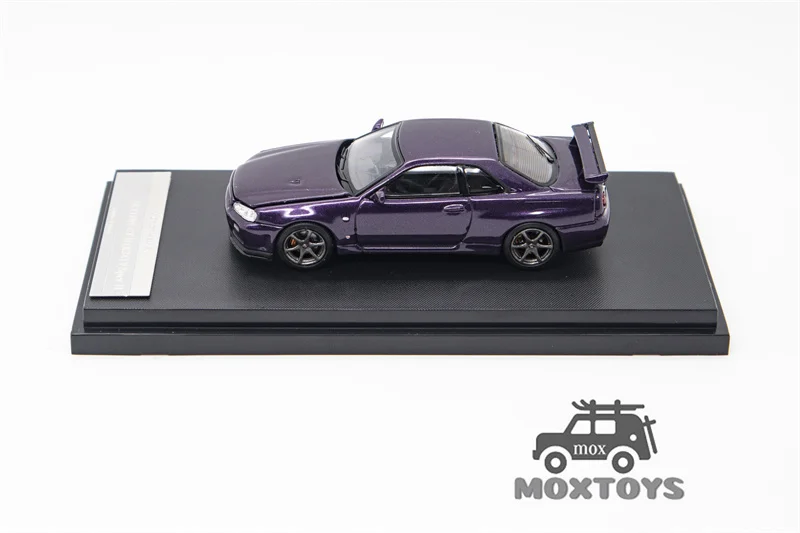 Motorhelix 1:64  SKYLINE GT-R R34 V Spec II Diecast Model Car