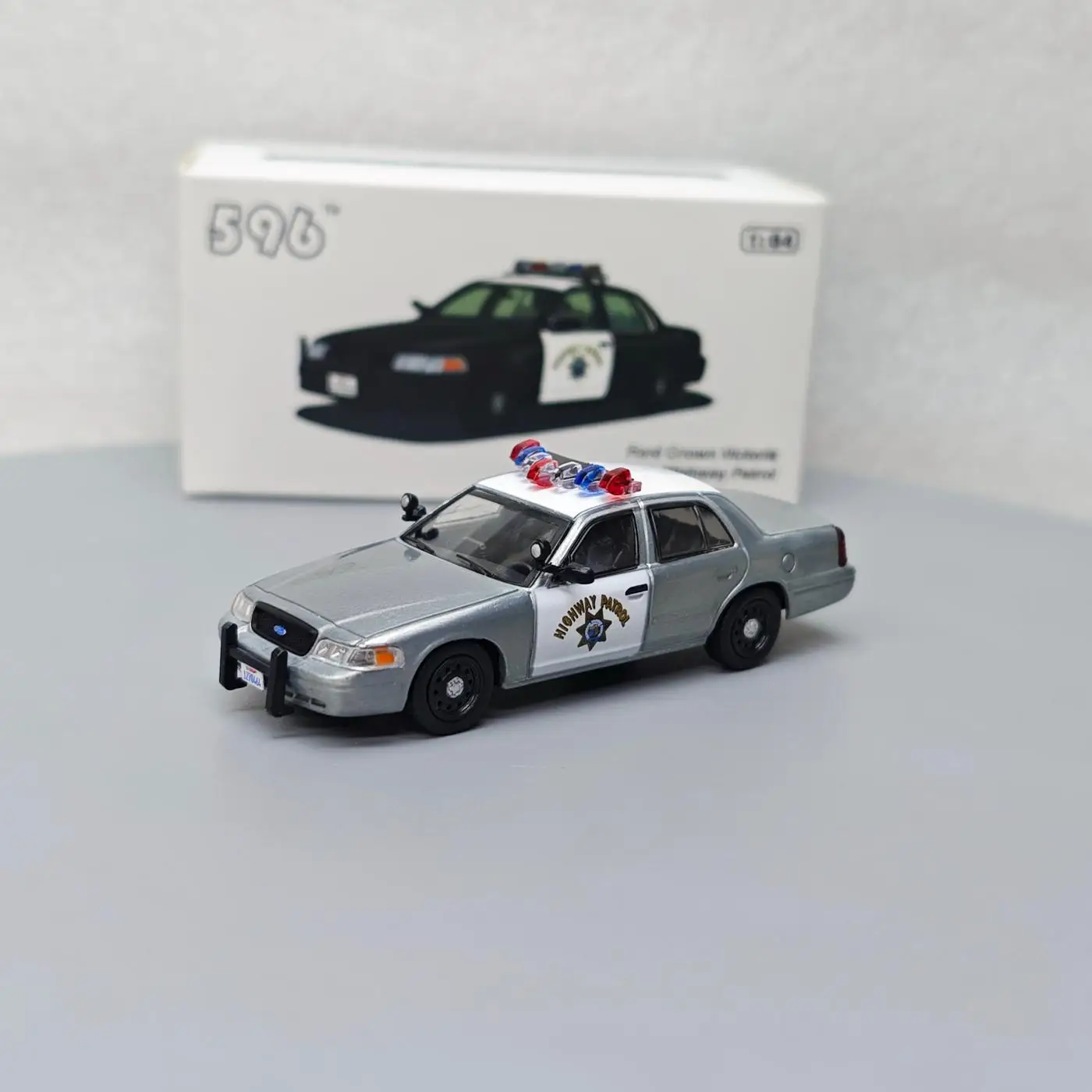 596-1-64-ford-crown-victoria-california-highway-patrol-modele-de-voiture-en-alliage-haute-simulation-mini-jouet-de-collection-cadeau