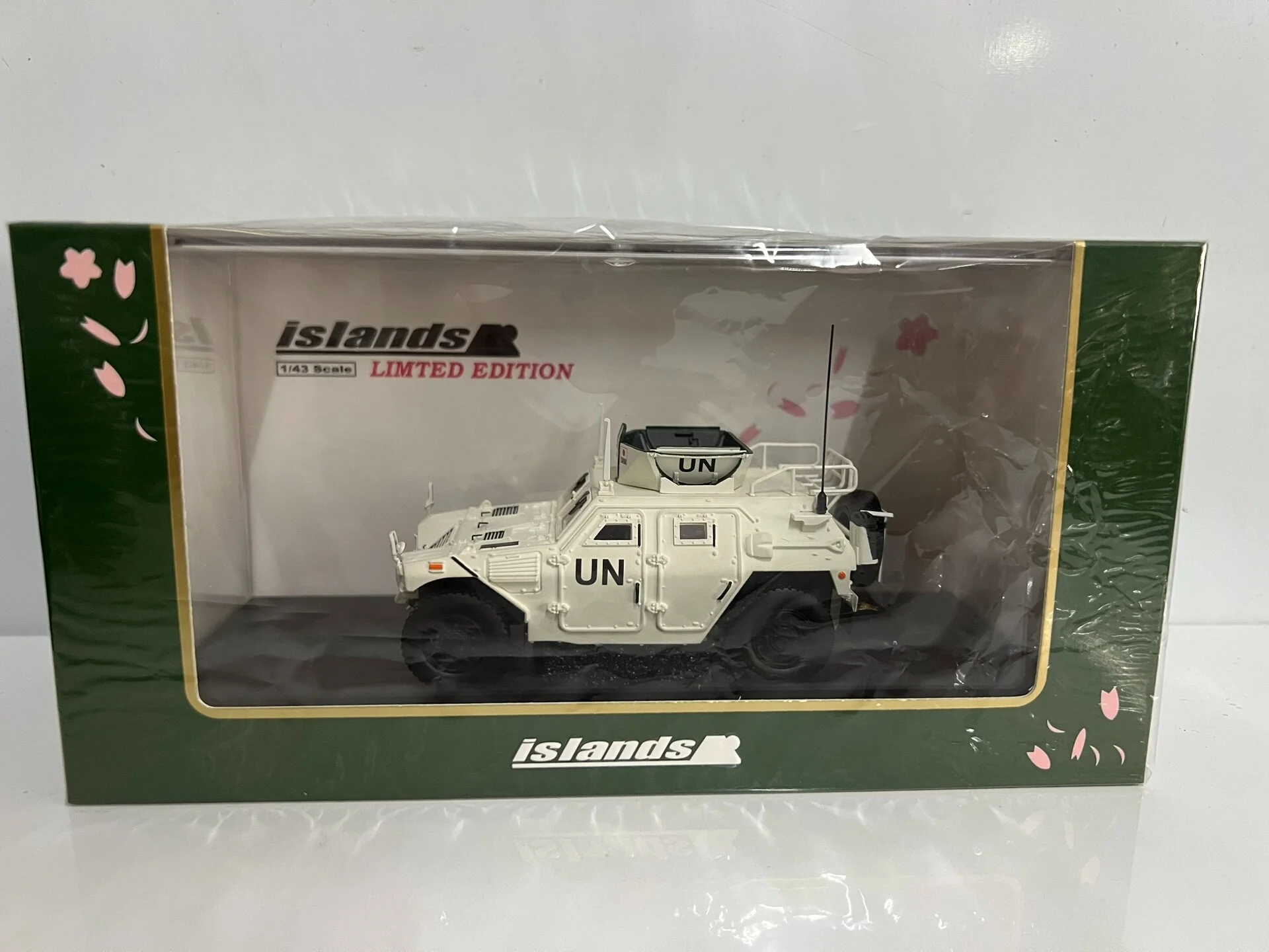 

Diecast 1:43 Car Scale Island JGSDF Light Armored Vehicle LAV UN Model Collectible Toy Gift Souvenir Display Ornament