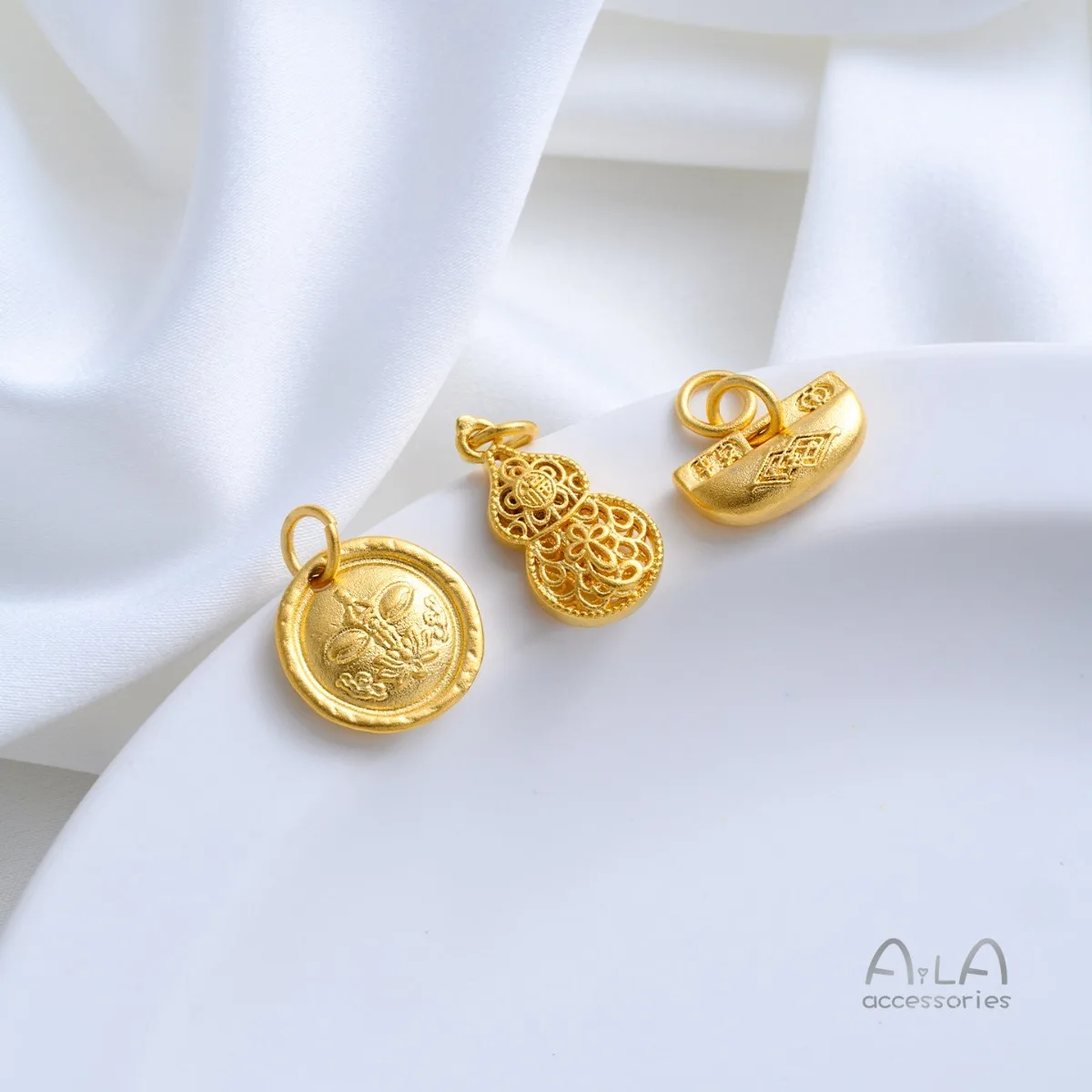 Copper Gold-plated Hollow Filament Gourd Ruyi Brand Diamond Pestle Pendant Handmade DIY Jewelry Sand Gold Accessories